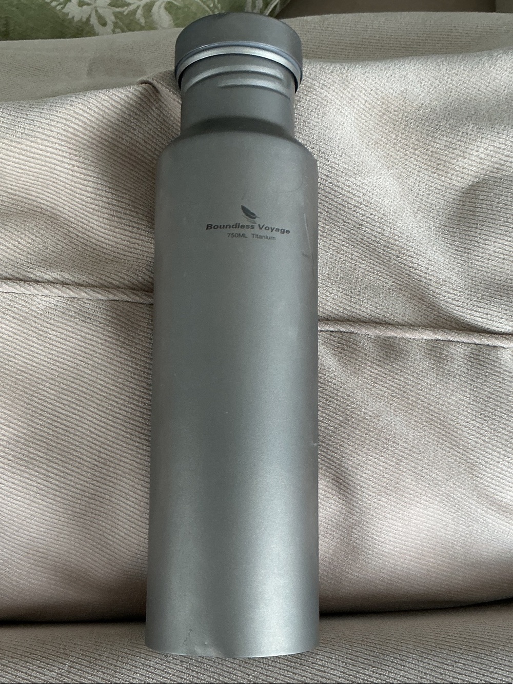 Titanium 750ml Gray Water Bottle